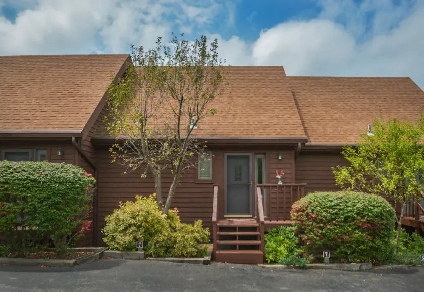 Sunplace 07 | Community Pool, Lake Access + Views! - Image 1