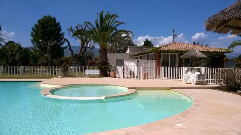 Mini Villa Dans Belle Résidence à Dimension Humaine - Image 1