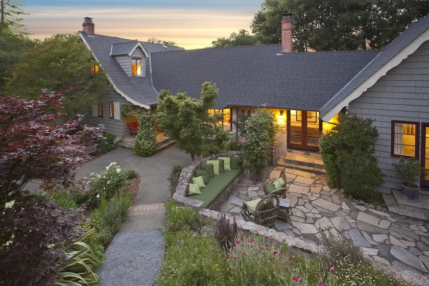 Enchanting Healdsburg Estate mit luxuriösen Pool und üppigen Gärten - Image 1