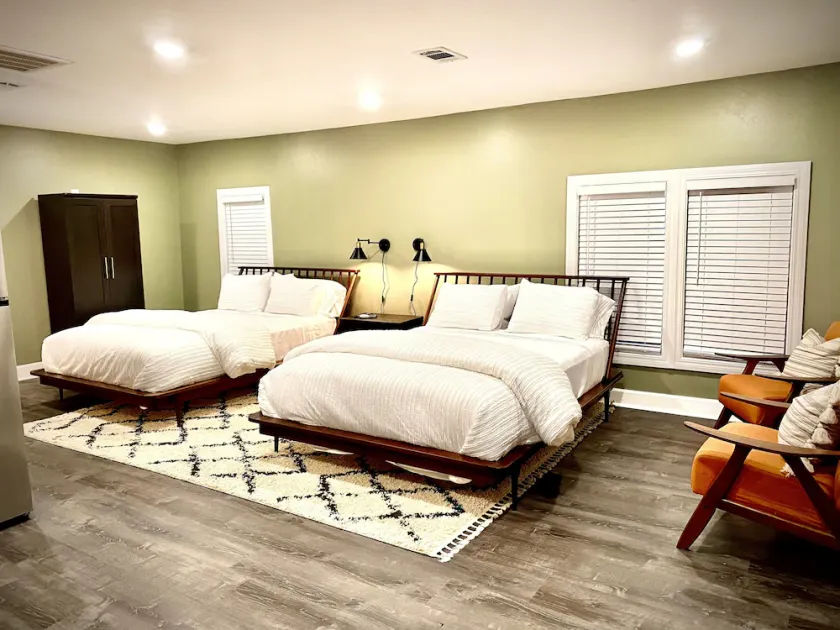 Modern Apartment on The Talimena Scenic Byway-walk to downtown - Image 1