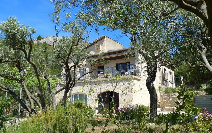 Großes Haus mit herrlichem Blick am Fuß des Luberon - Image 1