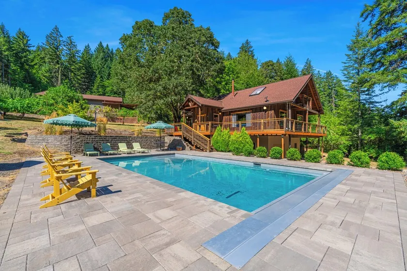 Starlight Lodge with Private Pool & Game Room - Image 1