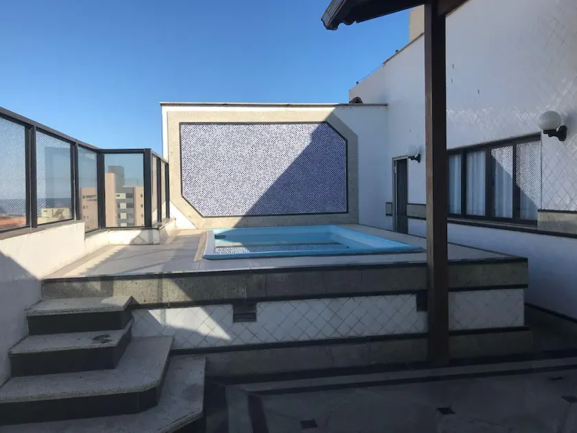 Penthouse with 6 bedrooms, 5 of which are suites, 2 living rooms, swimming pool, barbecue area - Image 1