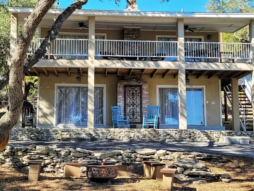 Pebble Beach Lakehouse Oasis with Medina Lake Views! - Image 1