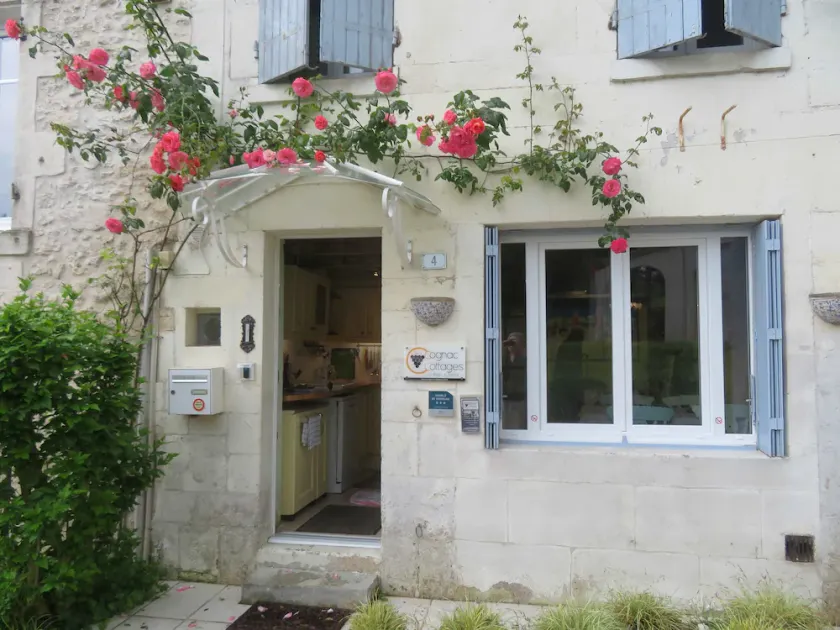 Historiebog 'La Maison du Bonheur' - Image 1