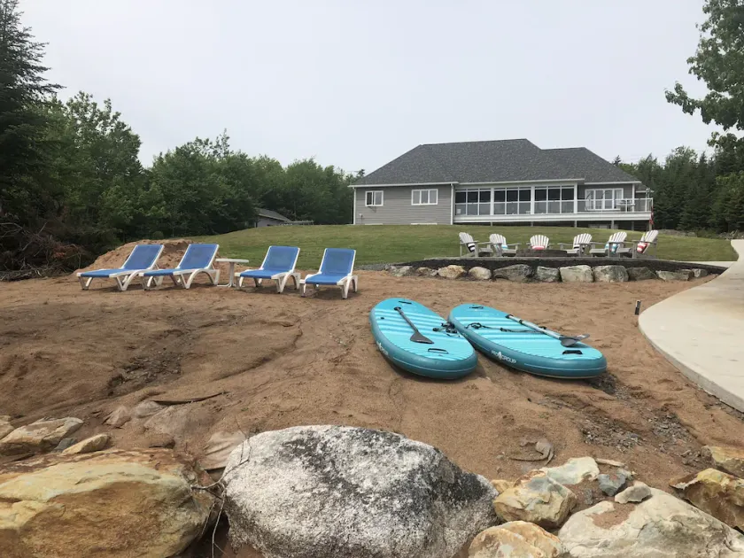 Relaxing, fun family lakefront retreat - 30 mins to Halifax!!   - Image 1