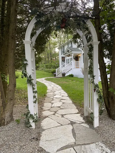 1 bdrm Garden Apt. Villa Setting, Ctrl Worcester/Boston, Ellen Elizabeth Est. - Image 1
