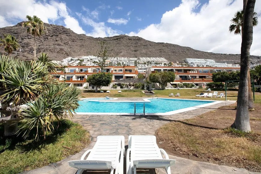 Bright Tenerife Apartment Near the Beach: Pool, Private Terrace and Wi-Fi - Image 1