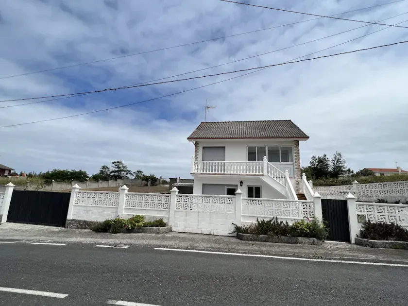 Casa íntegra \"Os Vilares\", Barizo. - Image 1
