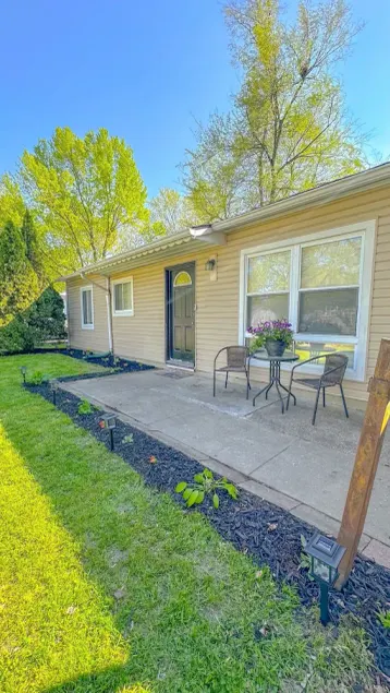 Kid Friendly 2 Bedroom Home with Washer & Dryer - Image 1
