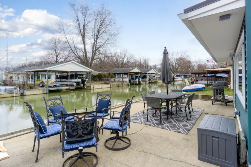 Cozy Renovated Lakehouse with Boat Dock and Canal Access - Image 1