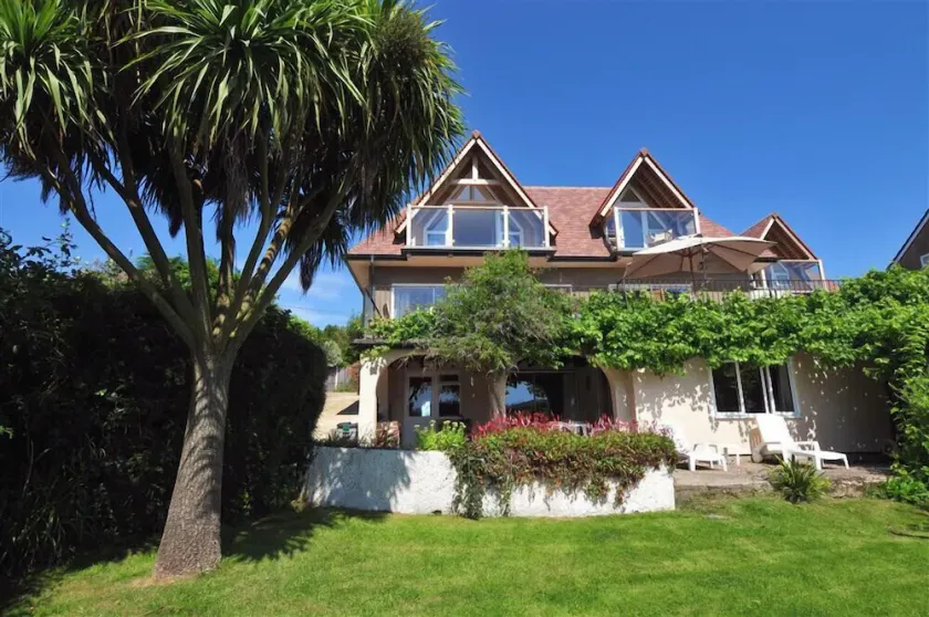 WILLOWS, pet friendly, country holiday cottage in Charmouth - Image 1