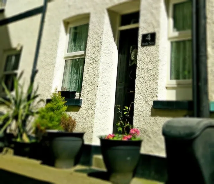 Bird's Nest er et Fisherman's Cottage i Looe sekunder fra stranden. - Image 1