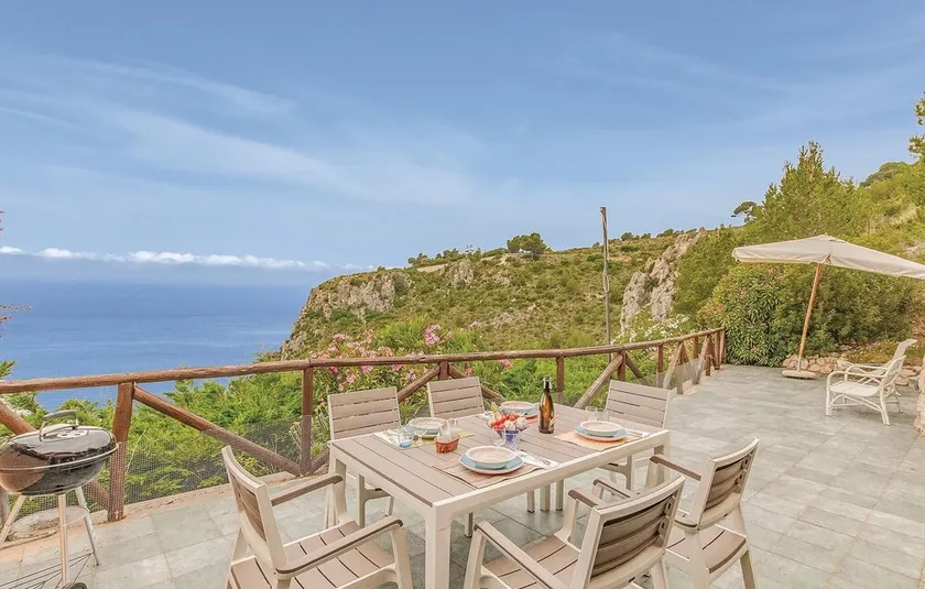 3 bedroom pet friendly home in Sperlonga (LT) - Image 1