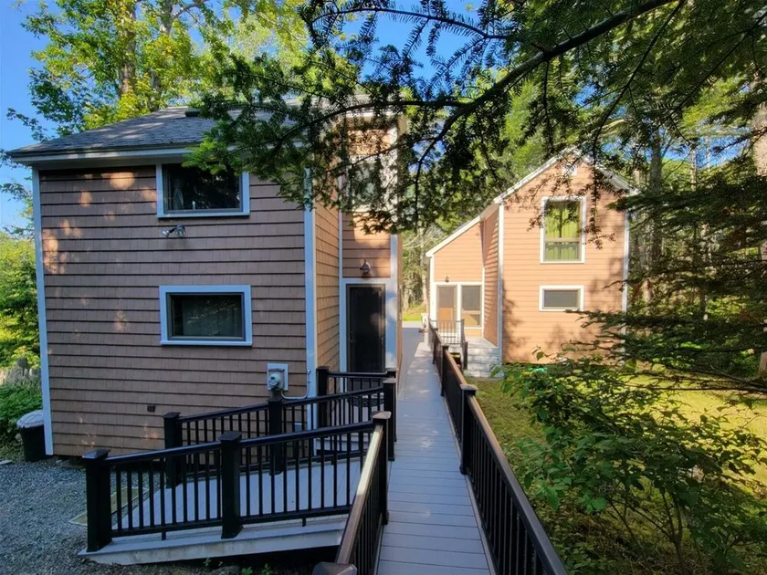 Ebb And Flow: Spacious 4-bedroom cabin in Boothbay with stunning waterfront views. - Image 1
