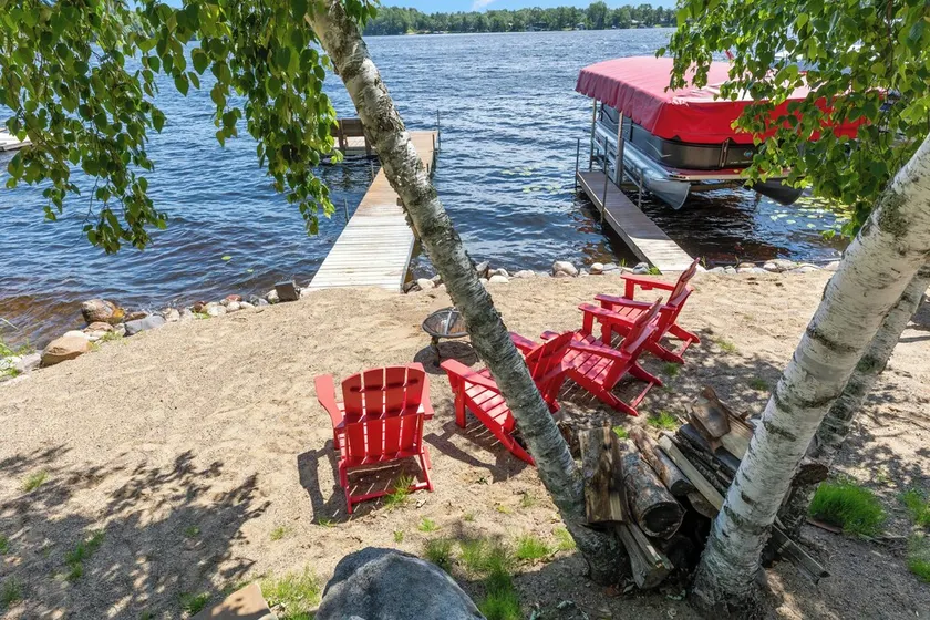 Gorgeous private lake lot on Upper Gull for the perfect summer cabin getaway. - Image 1