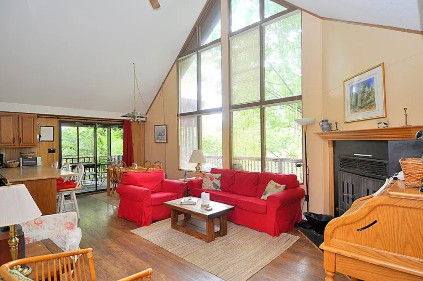 Treetop Cabin - Image 1