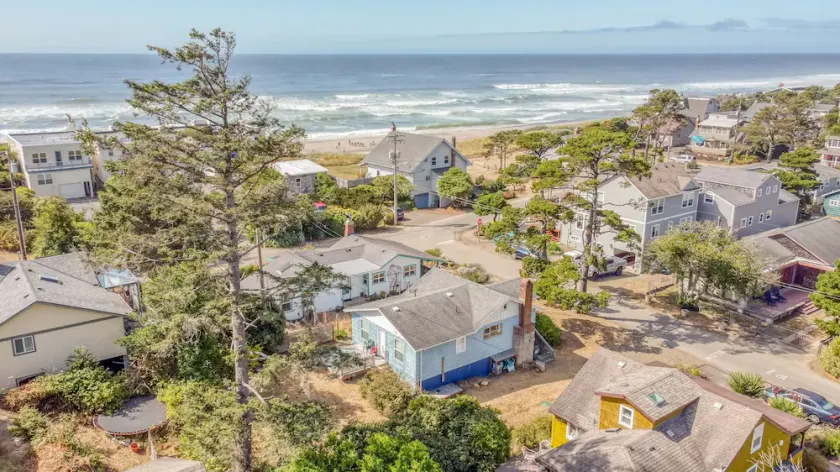 Blue Beach Cottage - Image 1
