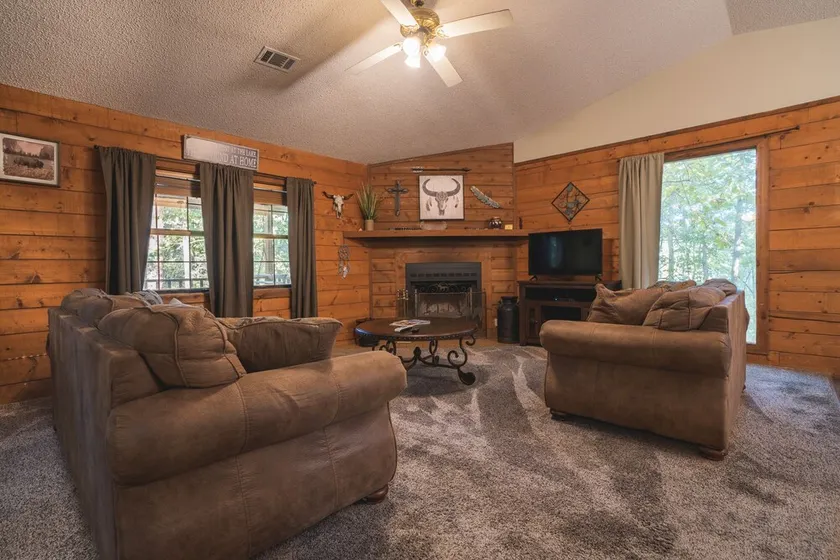 Cabin G at Safe Harbor Brady Mountain on Lake Ouachita! - Image 1