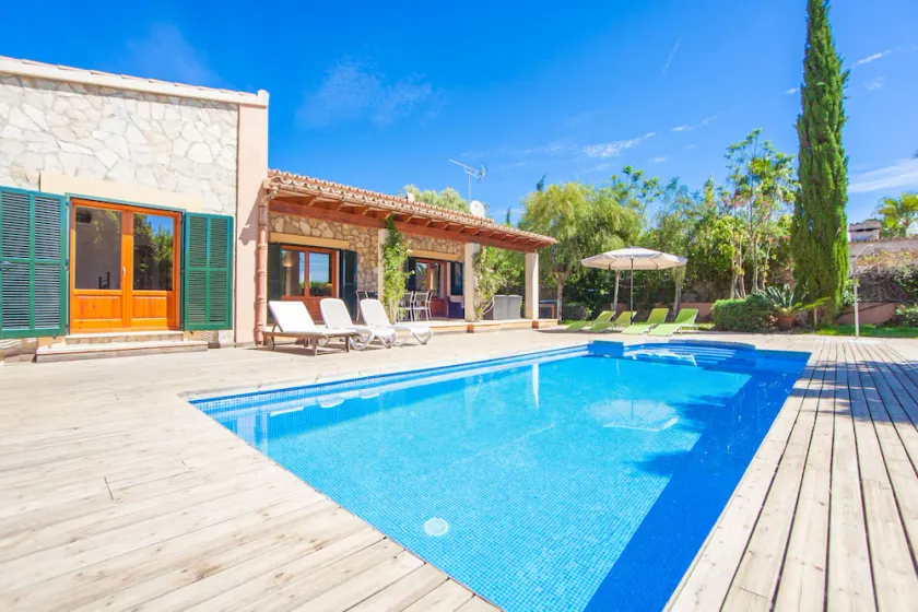 CORREFOC - Beautiful villa with private pool in quiet residential area. Free WiFi - Image 1