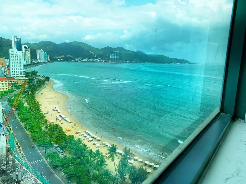Beautiful Sunshine BeachView Apartment Comfortzone - Image 1