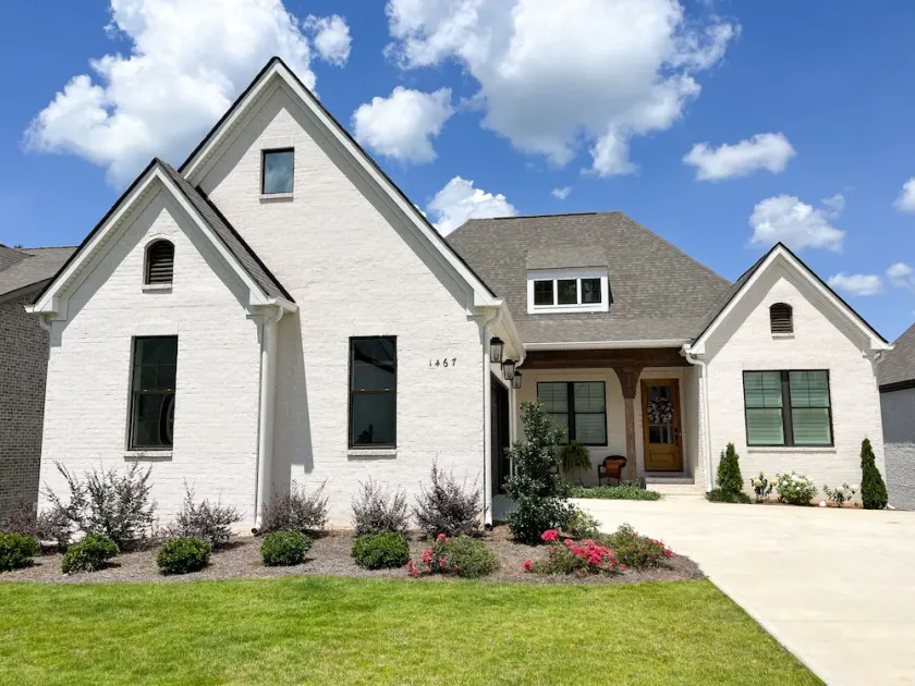 Visit Auburn in Style: Luxurious House on Golf Course, Perfect for Families - Image 1
