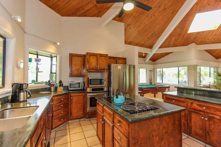Ampia casa vacanze per famiglie Poipu Kauai, vicino alle migliori spiagge del mondo - Image 1