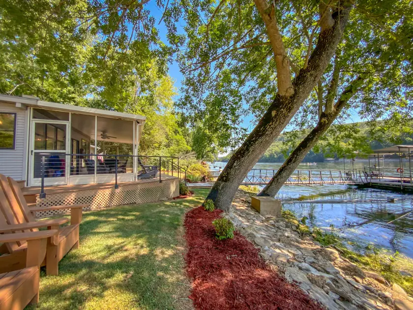 As close to the water as you can get! Updated and relaxing! - Image 1