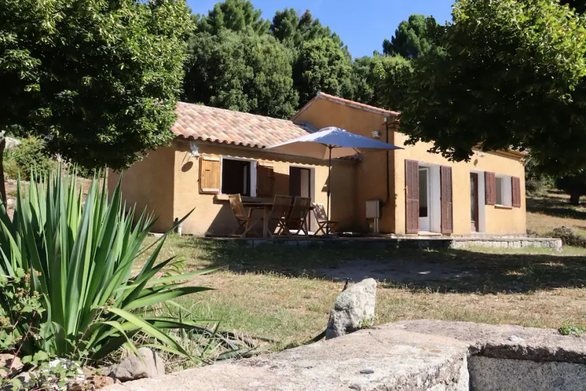 Maison propice à la détente avec une situation privilégiée - Image 1