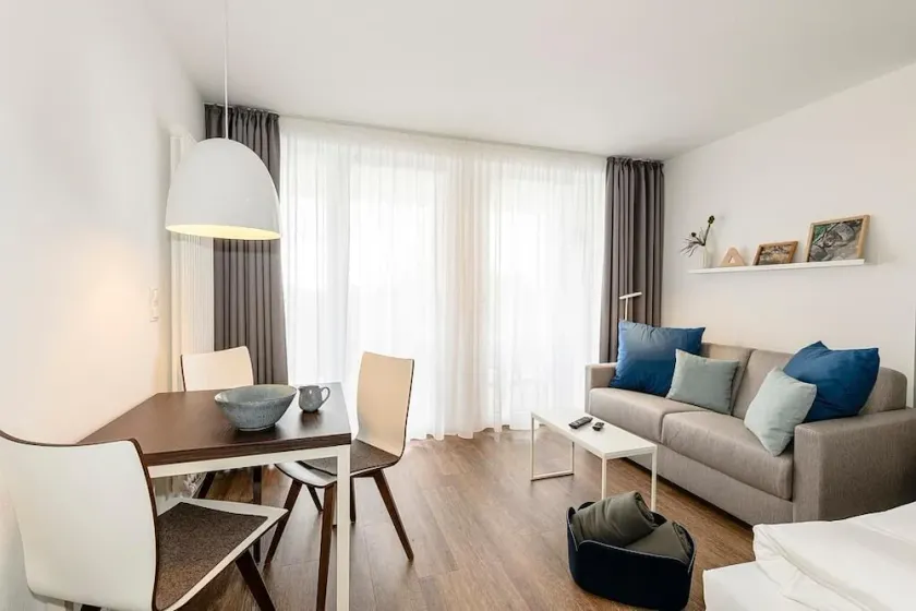 Tolles 1-zimmmer Apartment mit Balkon Inkl. Freier Schwimmbad- & Saunanutzung - Image 1