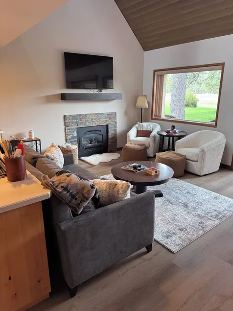 Dog-friendly condo with 6 SHARC passes & great golf course views - Image 1