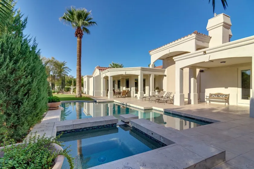 Paradise Valley Estate con piscina, sala de juegos y entretenimiento cercano. - Image 1