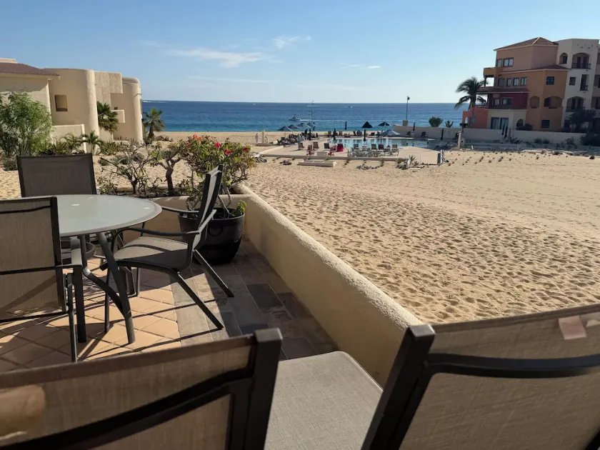 Beachfront condo in Terrasol, 10 min walk to downtown Cabo - Image 1