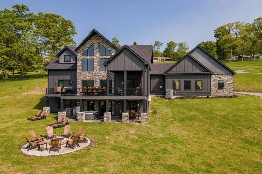 Luxury Dog Friendly Lodge w/ Pool & Hot Tub - Image 1
