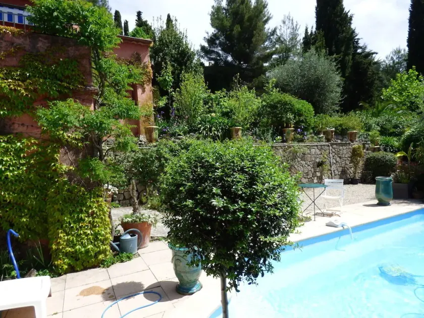 Villa with pool in a relaxing and green oasis, in Grasse - Image 1