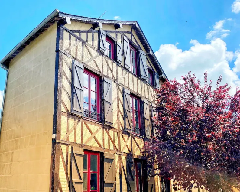 Riverside House & Terrace in Village & Restaurants, Wood Burning Stove, Walking - Image 1