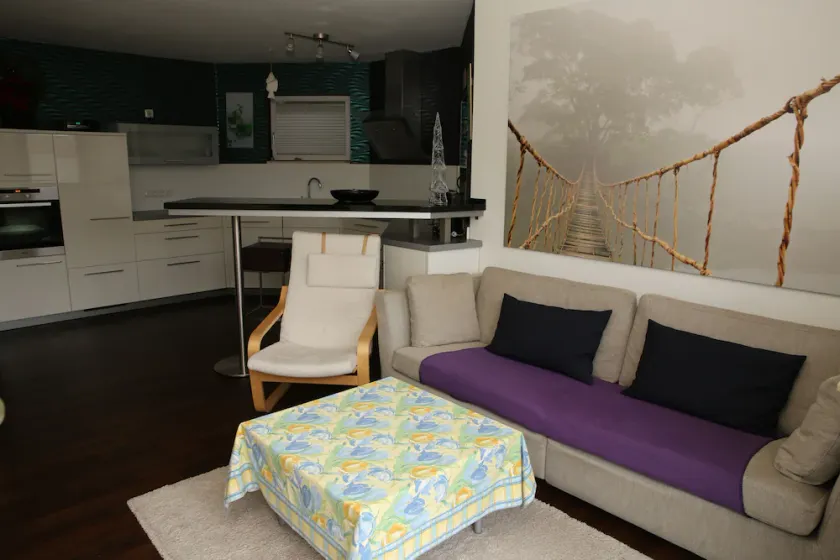 Fantastico appartamento con terrazza, ampio giardino e vista meravigliosa - Image 1