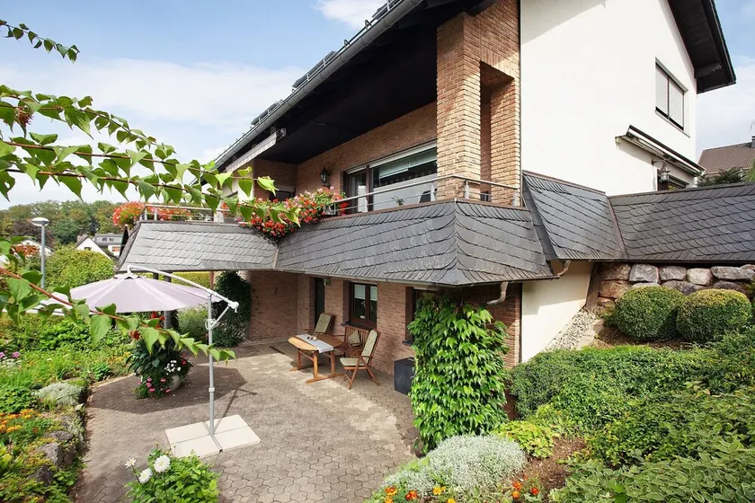 Apartamento 'Ruhrtalblick' com vista para a montanha, terraço privado e acesso Wi-Fi - Image 1