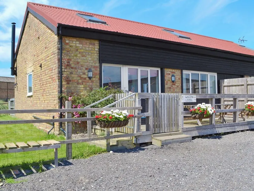 4 bedroom accommodation in Rye Foreign, Rye - Image 1