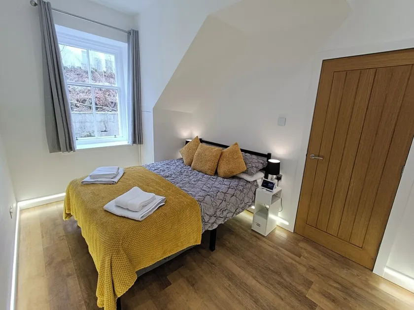 RnB - 1 Bedroom Detached Coach House Cottage Lodge - Image 1