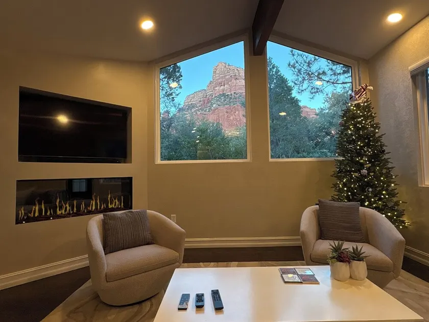 Luxury Sedona zen home, totally remodeled, views, hiking trails & labyrinth!!  - Image 1