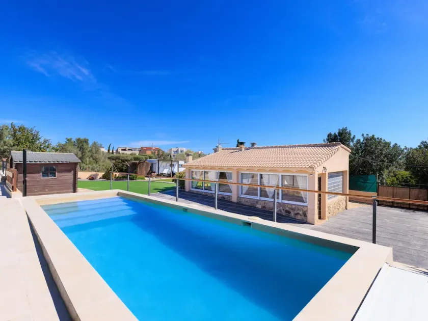 House with private pool only 500m beach - Image 1