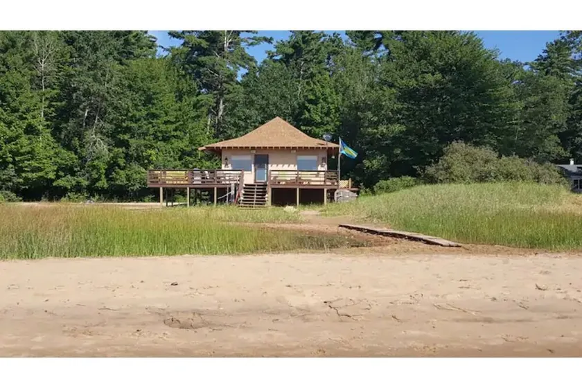 Beachhouse On Beautiful Sand Beach Near Escanaba - Image 1