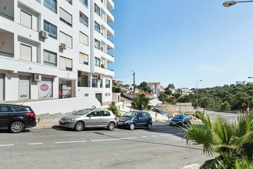 Lovely 2 Bed Apt w/Terrace nr Cascais - Image 1