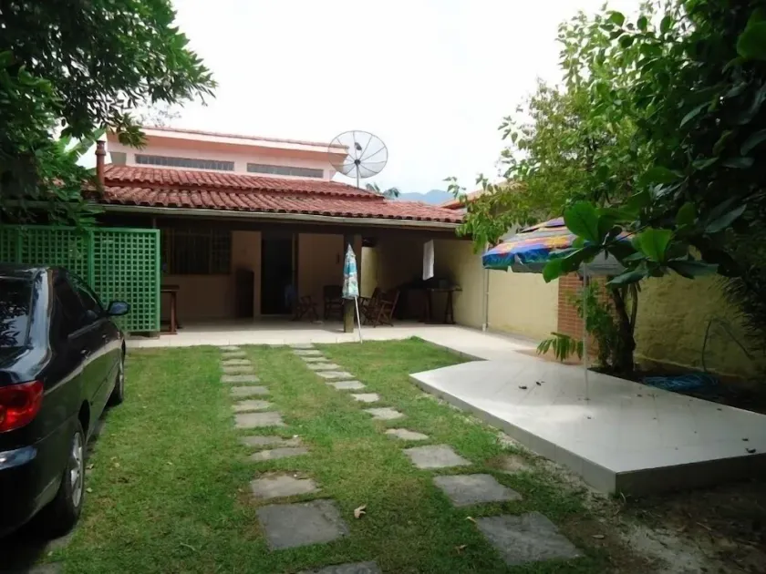 Storey house on 300m2 of land with terrace, 4 bedrooms, 3suit. bbcue and shower - Image 1