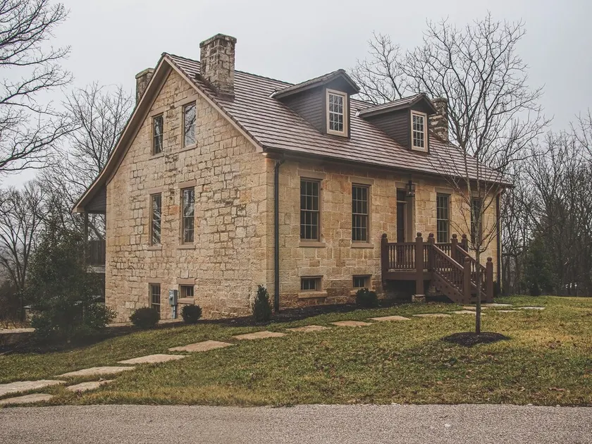 Funks Inn, une maison datant de la fin de la guerre civile, restaurée comme en 1870. - Image 1