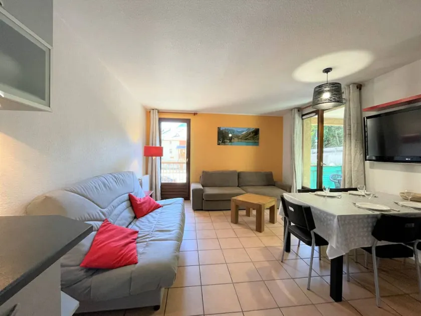 Spacieux T3 à Briançon - 6 pers, 2 balcons, parking, proche télécabine et commerces - Image 1