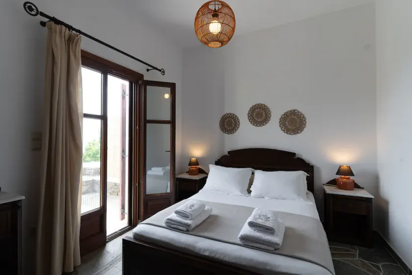 Mirsini Apartments in Sifnos - Image 1