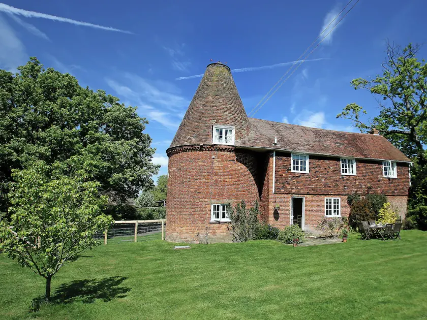 Alojamiento de 3 habitaciones en Warehorne, Ashford - Image 1