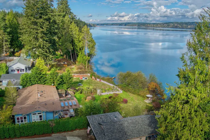 Magical 4 Bed Beachfront Cottage Getaway - Image 1